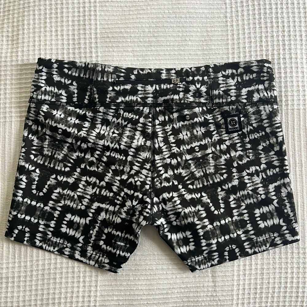 Jolyn Skyler Athletic Shorts Small